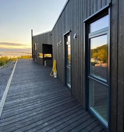 Senjavista, Near Nature, Sea And Mighty Mountains Holiday home *