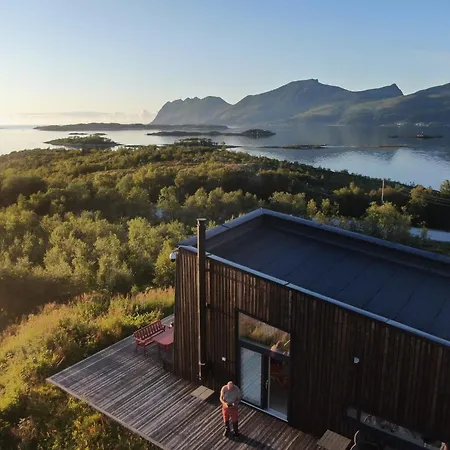 Senjavista, Near Nature, Sea And Mighty Mountains Skaland