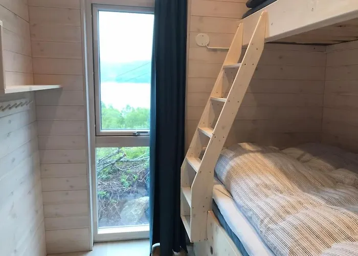 Senjavista, Near Nature, Sea And Mighty Mountains * Skaland