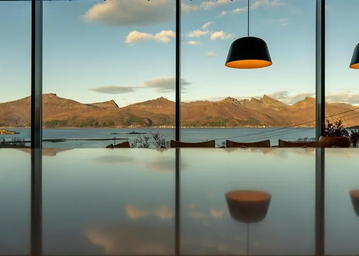 Senjavista, Near Nature, Sea And Mighty Mountains Ferienhaus Skaland
