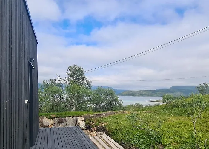 Senjavista, Near Nature, Sea And Mighty Mountains Skaland