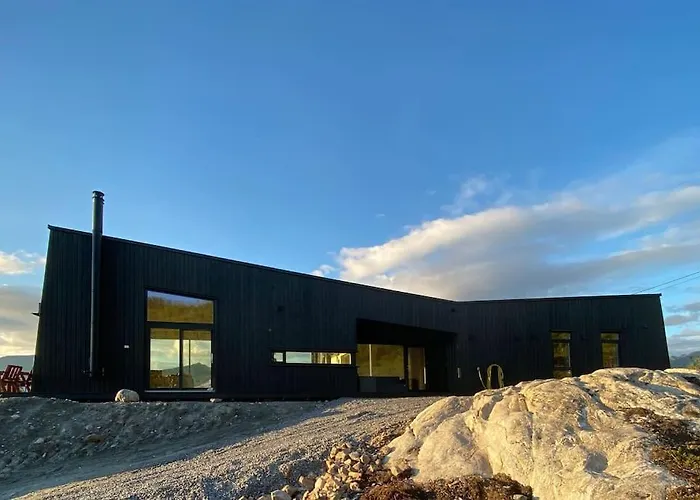 Senjavista, Near Nature, Sea And Mighty Mountains * Skaland